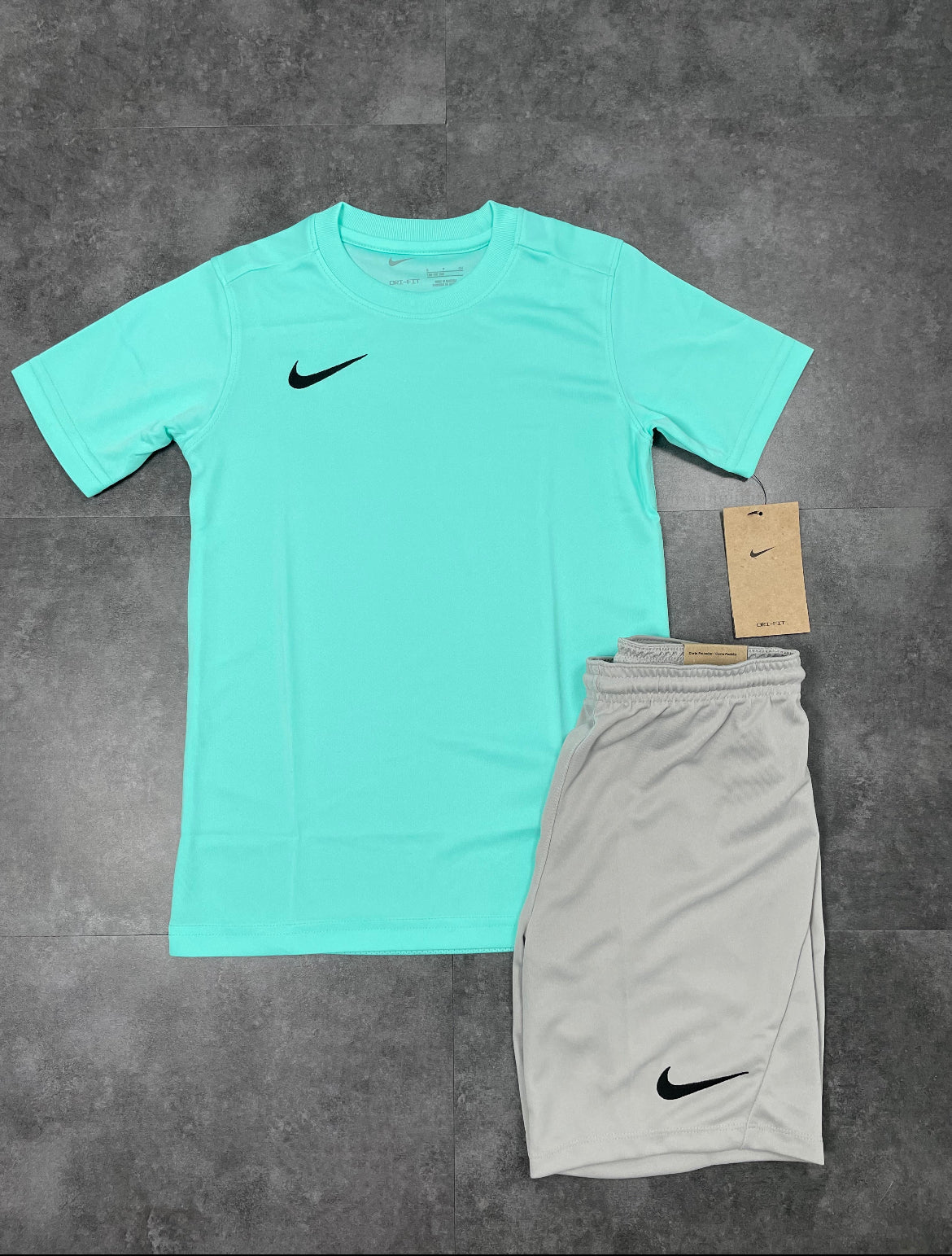 NIKE DRI-FIT TEE - HYPER TURQ