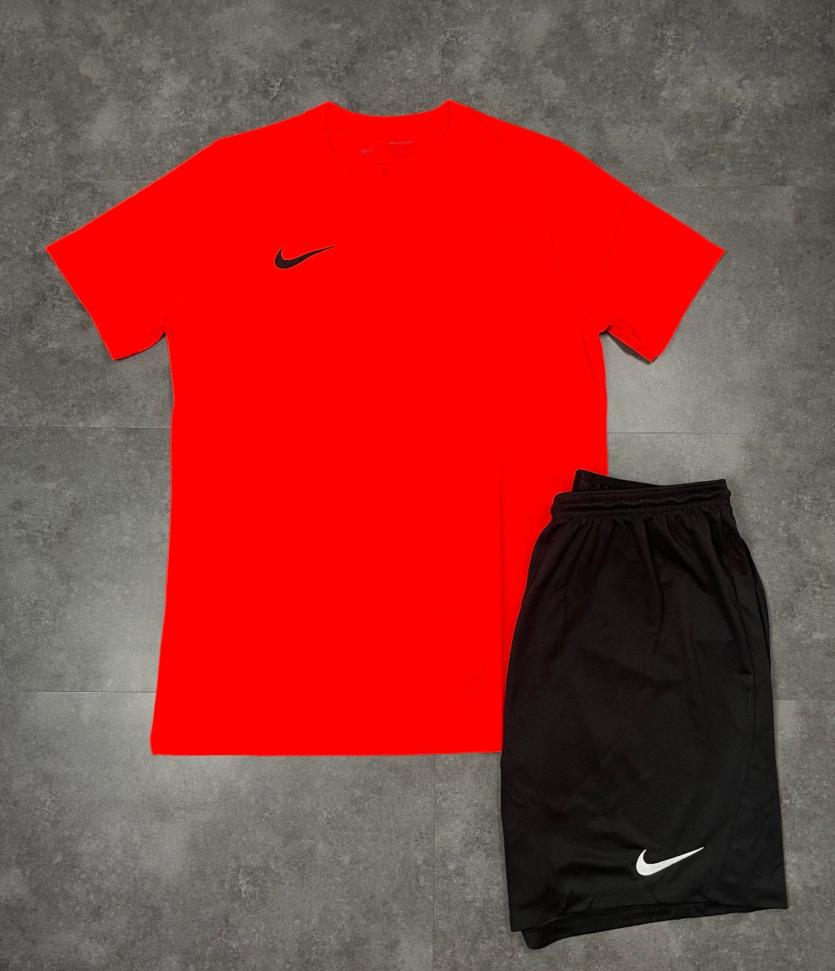 NIKE DRI-FIT TEE - CRIMSON