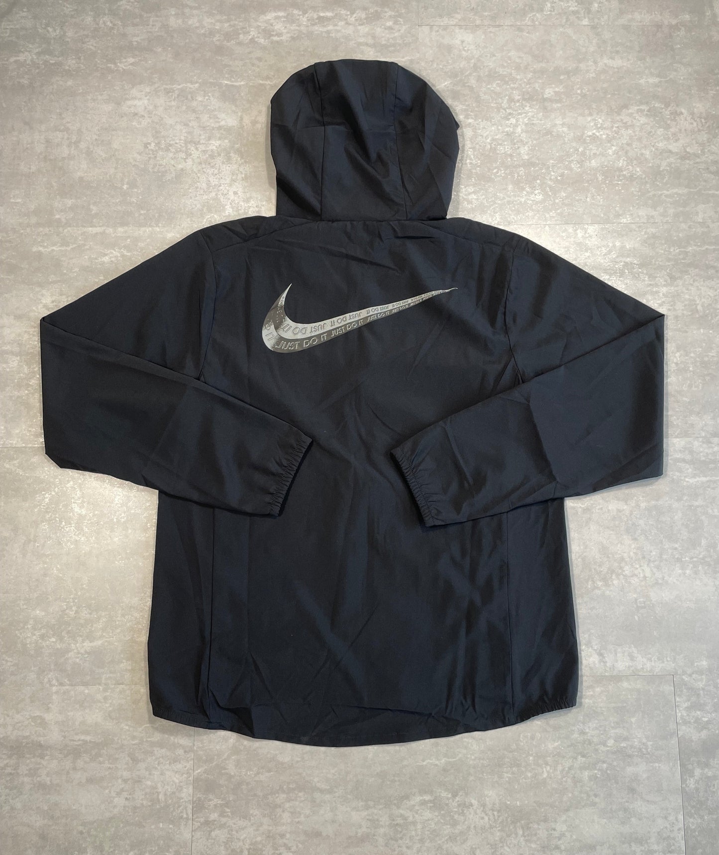 NIKE FORM GFX WINDRUNNER - BLACK