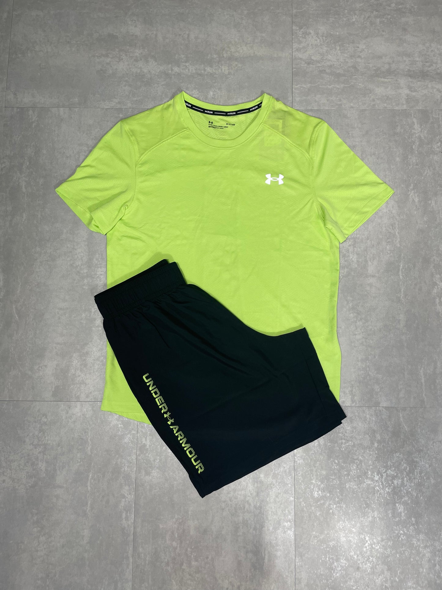 UNDER ARMOUR SET - VOLT/BLACK