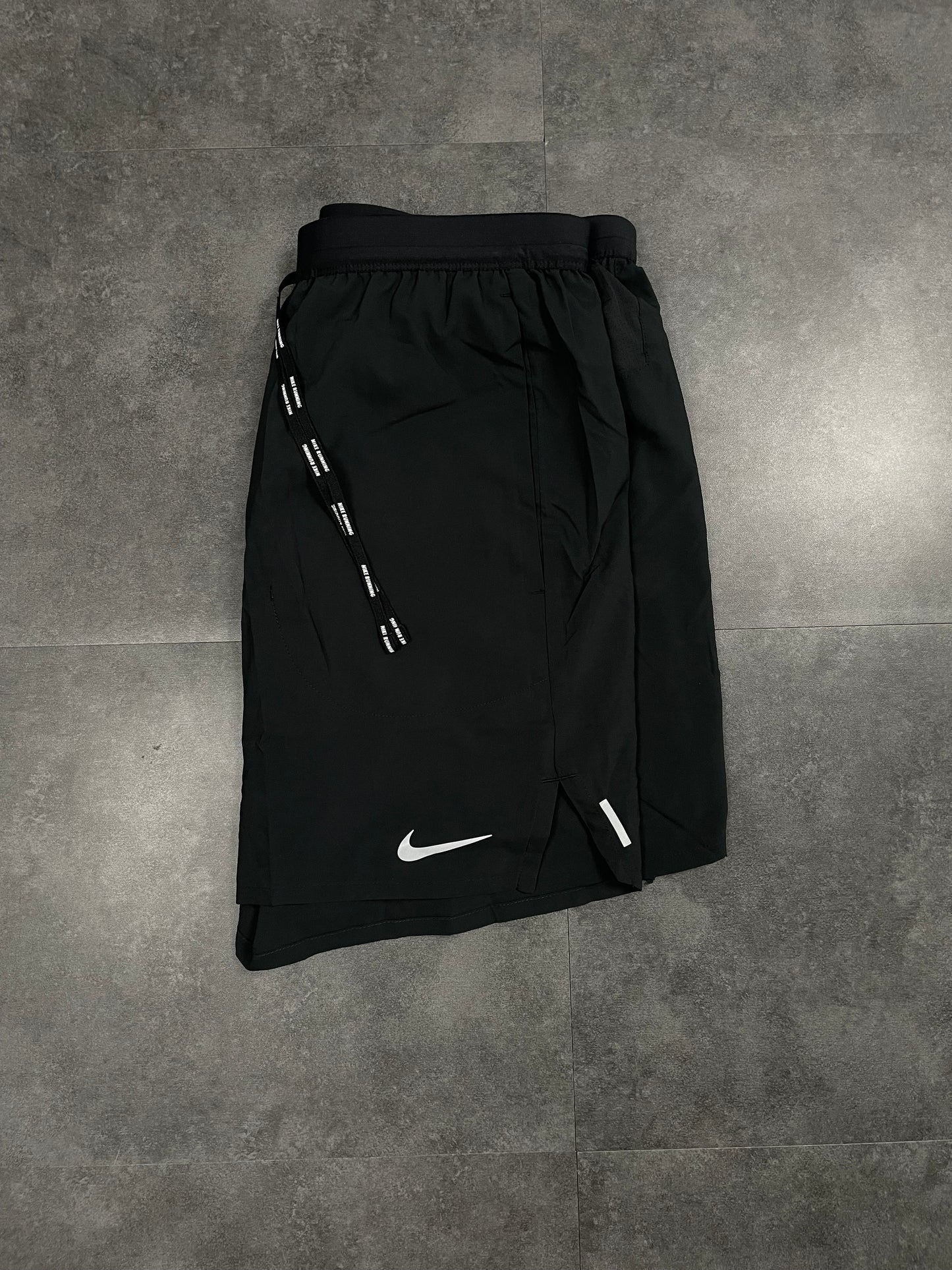 NIKE FLEX STRIDE SHORTS - BLACK
