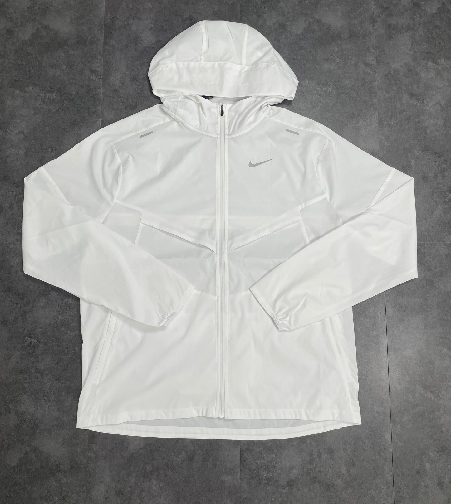 NIKE UV WINDRUNNER - WHITE (ASIA)