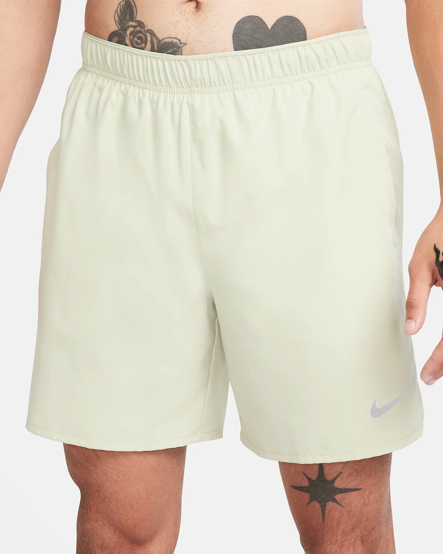NIKE CHALLENGER SHORTS 7" - OLIVE AURA