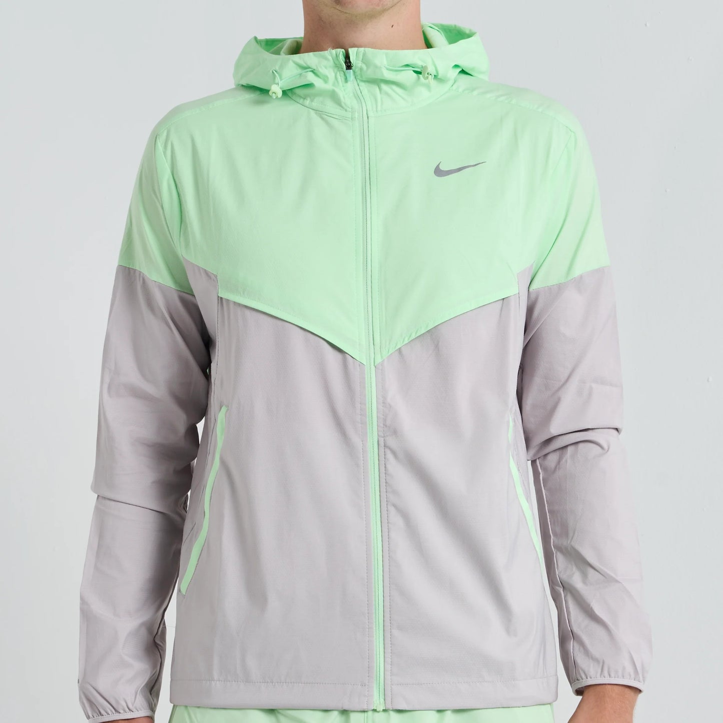 NIKE UV WINDRUNNER - VAPOUR GREEN (ASIA)