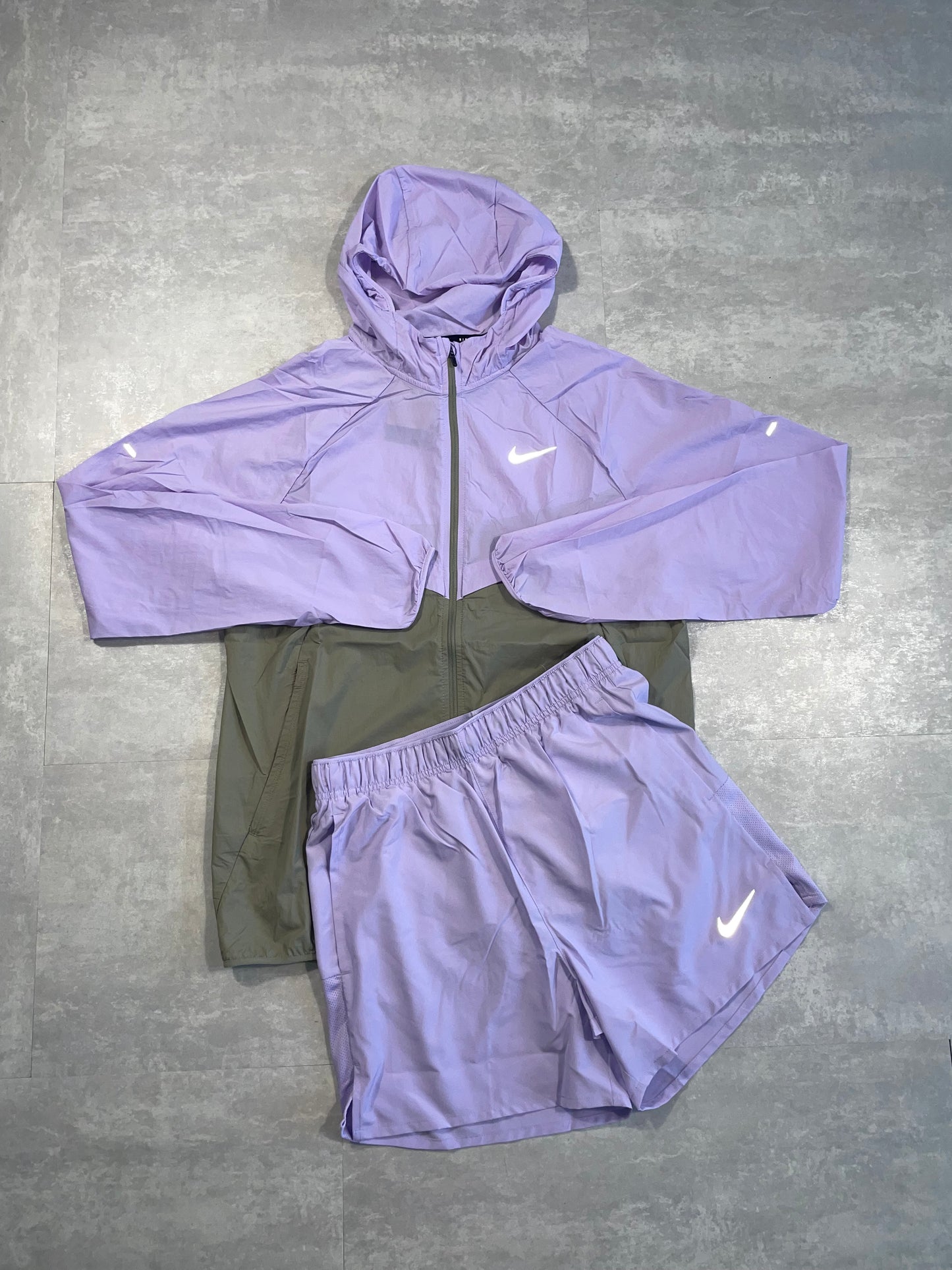 NIKE CHALLENGER SHORTS 7" - HYDRANGEAS