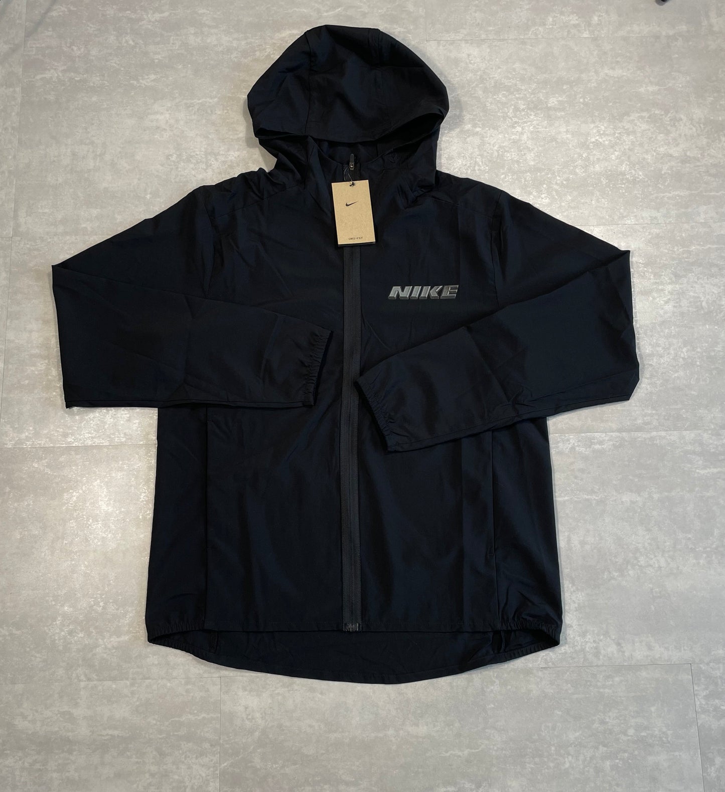 NIKE FORM GFX WINDRUNNER - BLACK