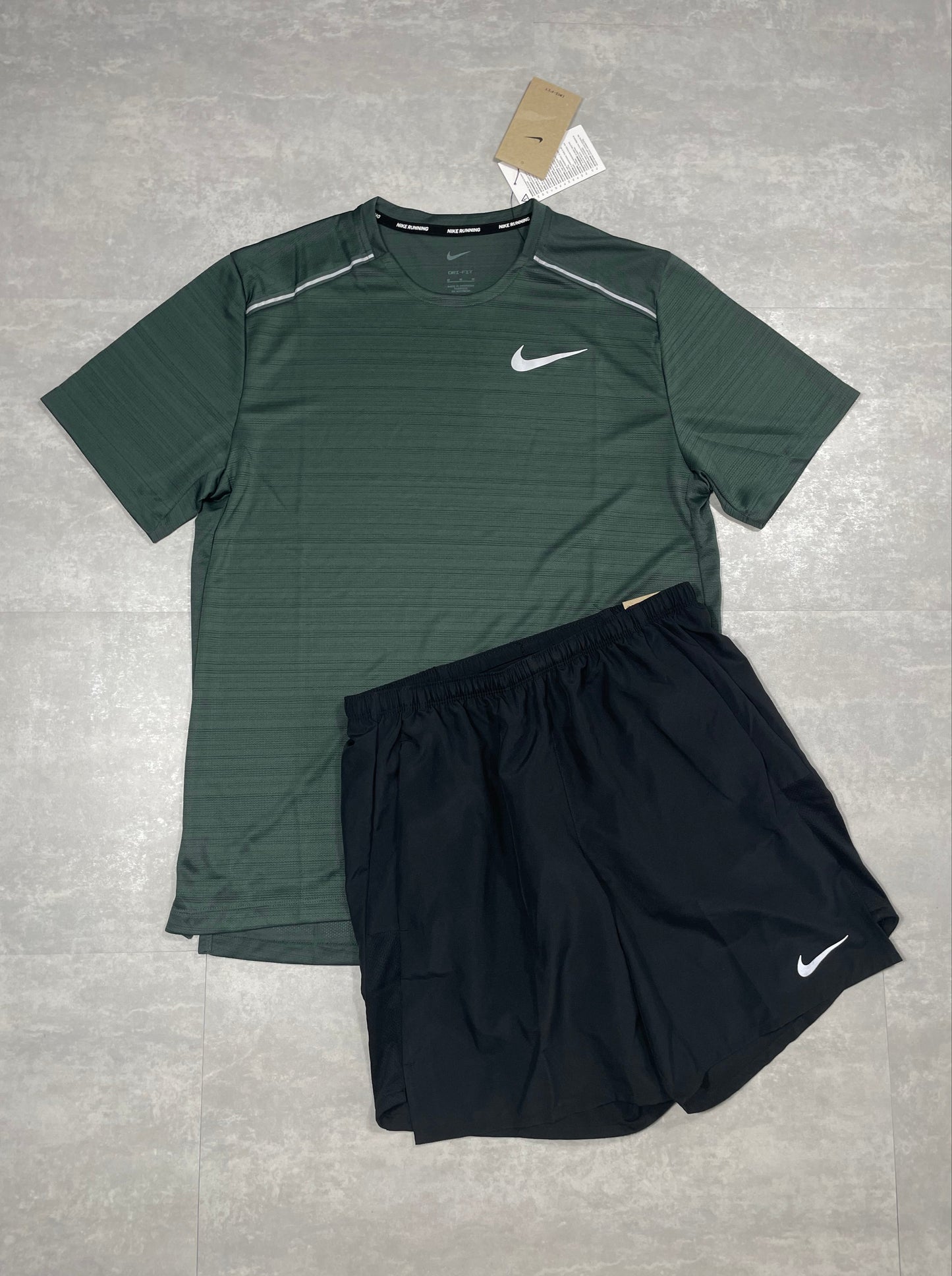 NIKE CHALLENGER SHORTS 7" - BLACK
