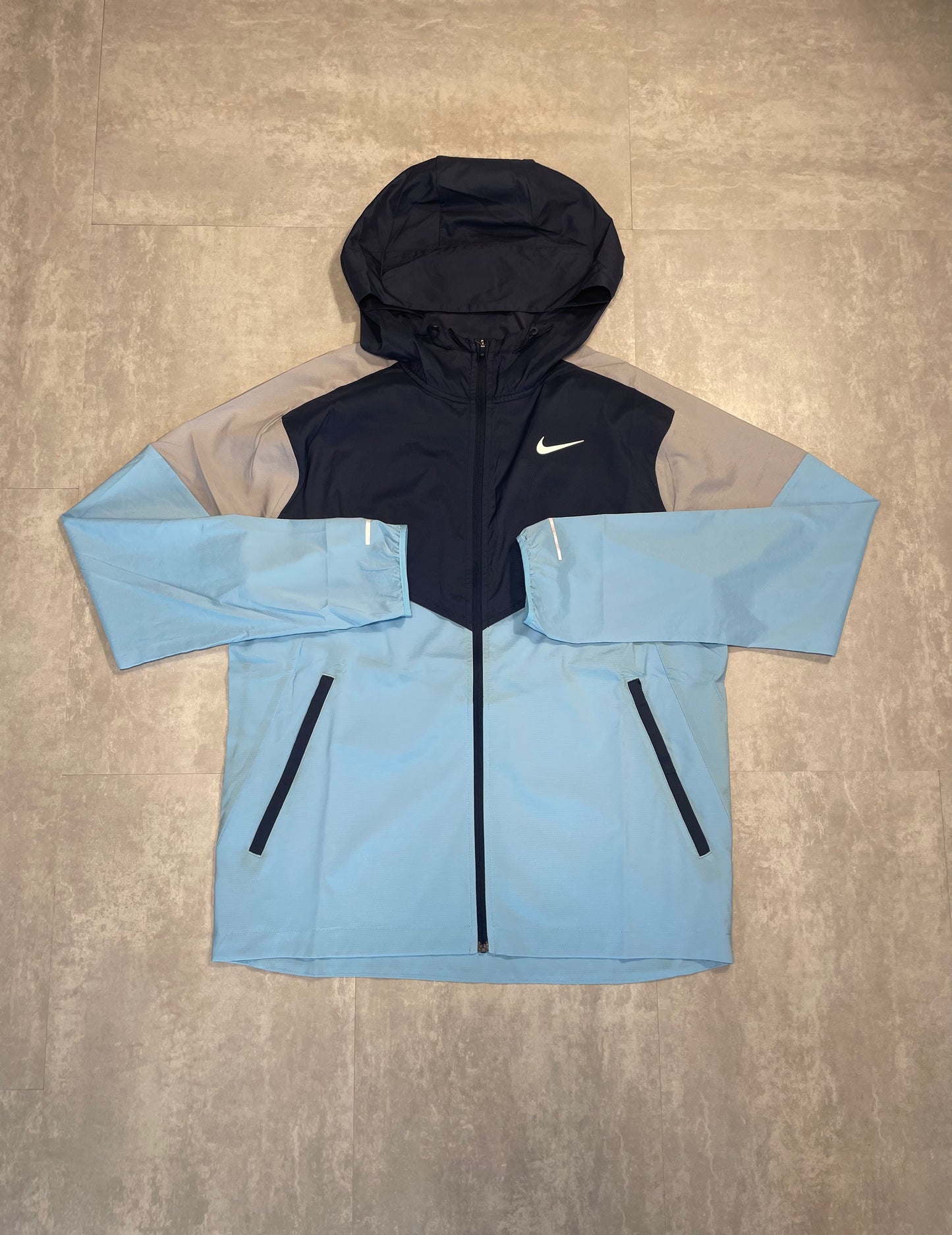 NIKE UV WINDRUNNER - AQUARIUS BLUE