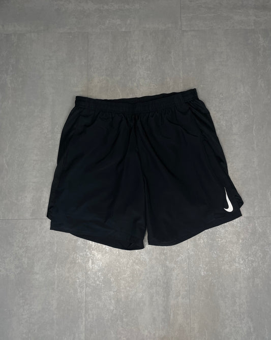 NIKE CHALLENGER SHORTS 7" - BLACK
