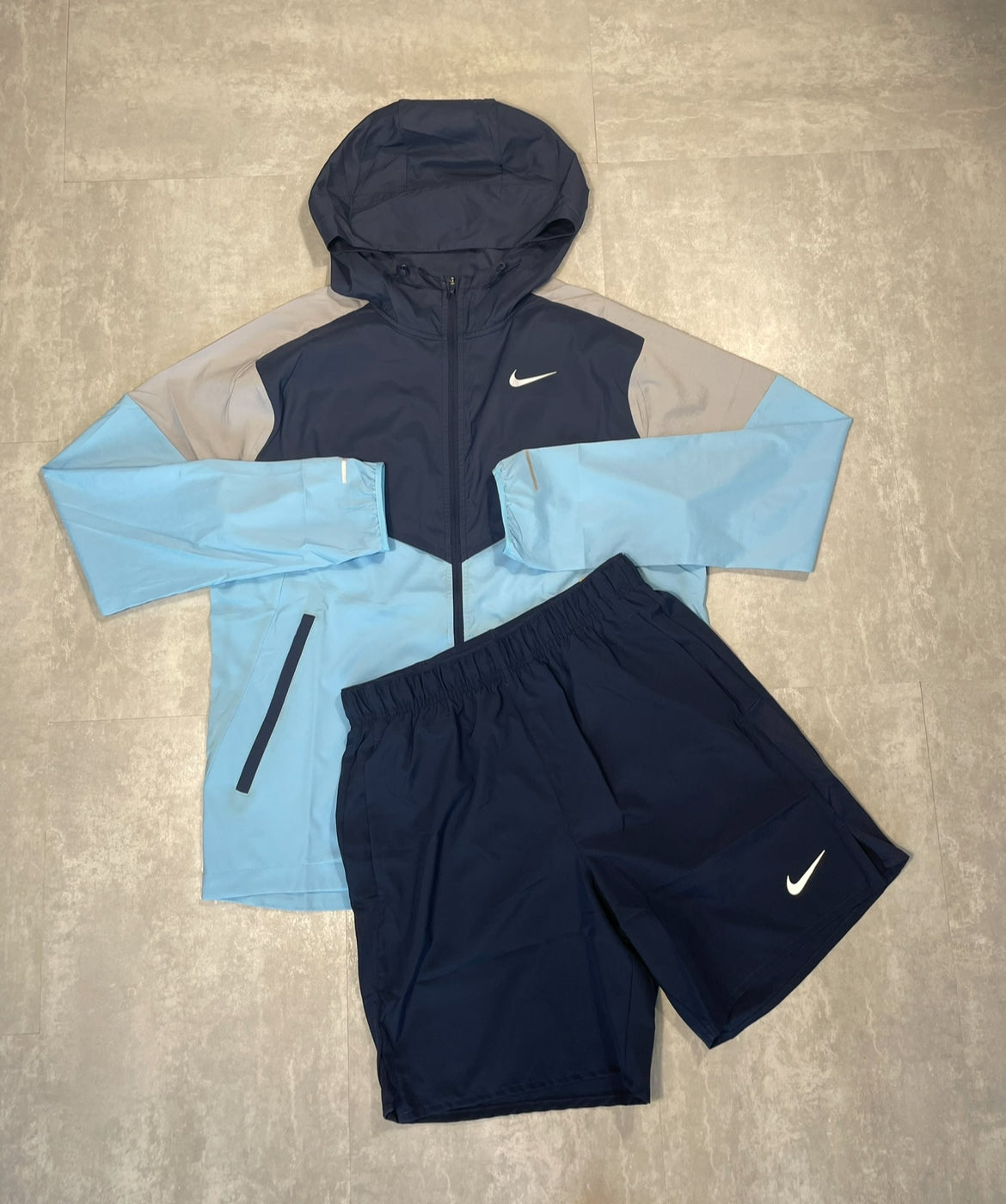 NIKE CHALLENGER SHORTS 7" - OBSIDIAN/NAVY