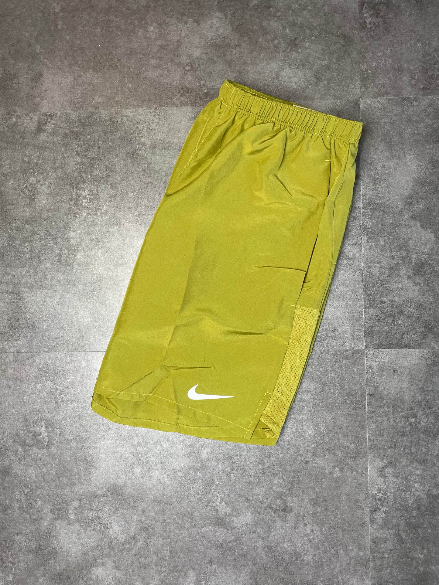 NIKE CHALLENGER SHORTS 7" - PACIFIC MOSS