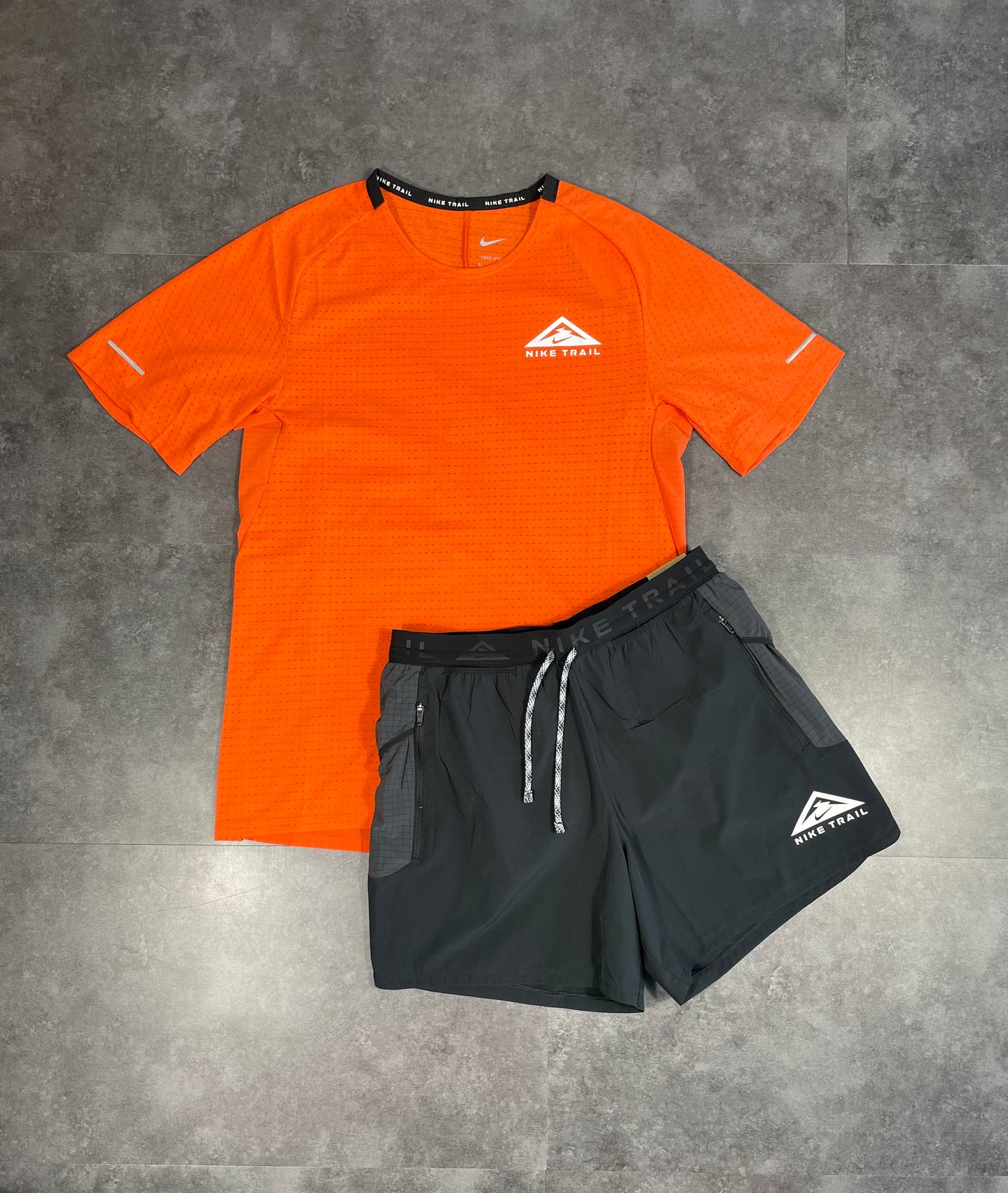 NIKE TRAIL 'SOLAR CHASE' DRI-FIT TOP