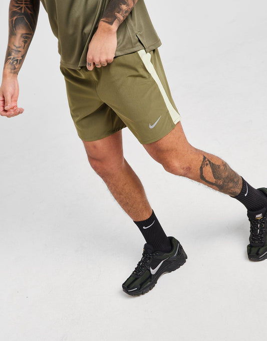 NIKE CHALLENGER SHORTS 7" - KHAKI