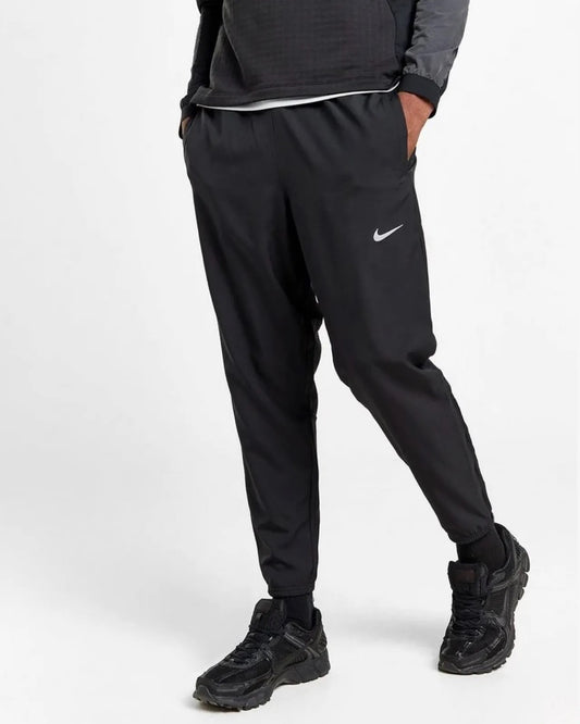 NIKE CHALLENGER WOVEN PANTS - BLACK