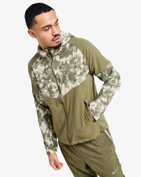 NIKE REPEL CAMO WINDRUNNER - KHAKI